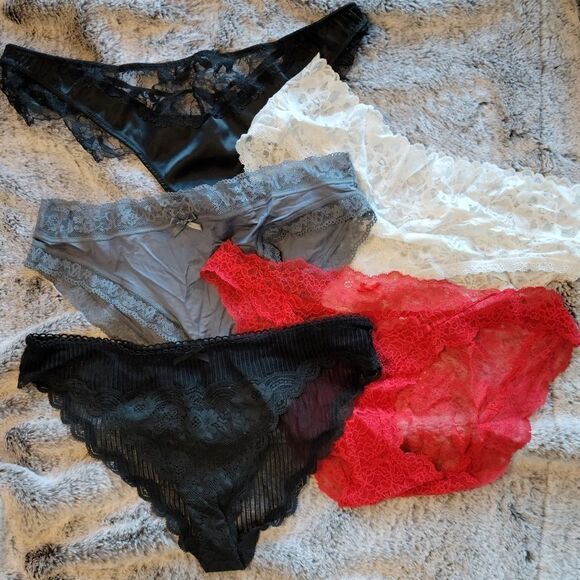 NWOT Victoria's Secret 3-Panty MYSTERY BUNDLE - Picture 3 of 4